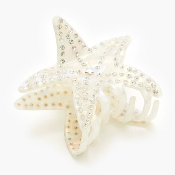 Forever 21 Accessories - Rhinestone starfish claw hair clip
